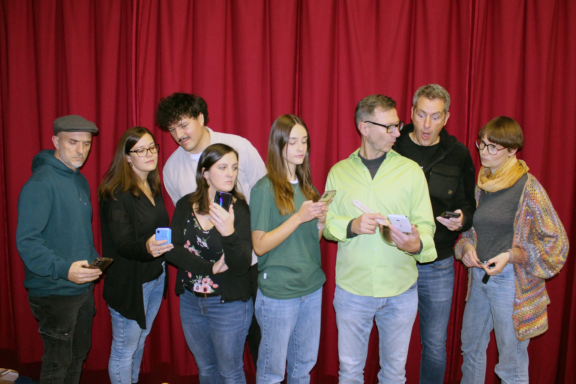 Szenenfoto „Das perfekte Geheimnis“ – Theatergruppe Rohr, Spielzeit 2025