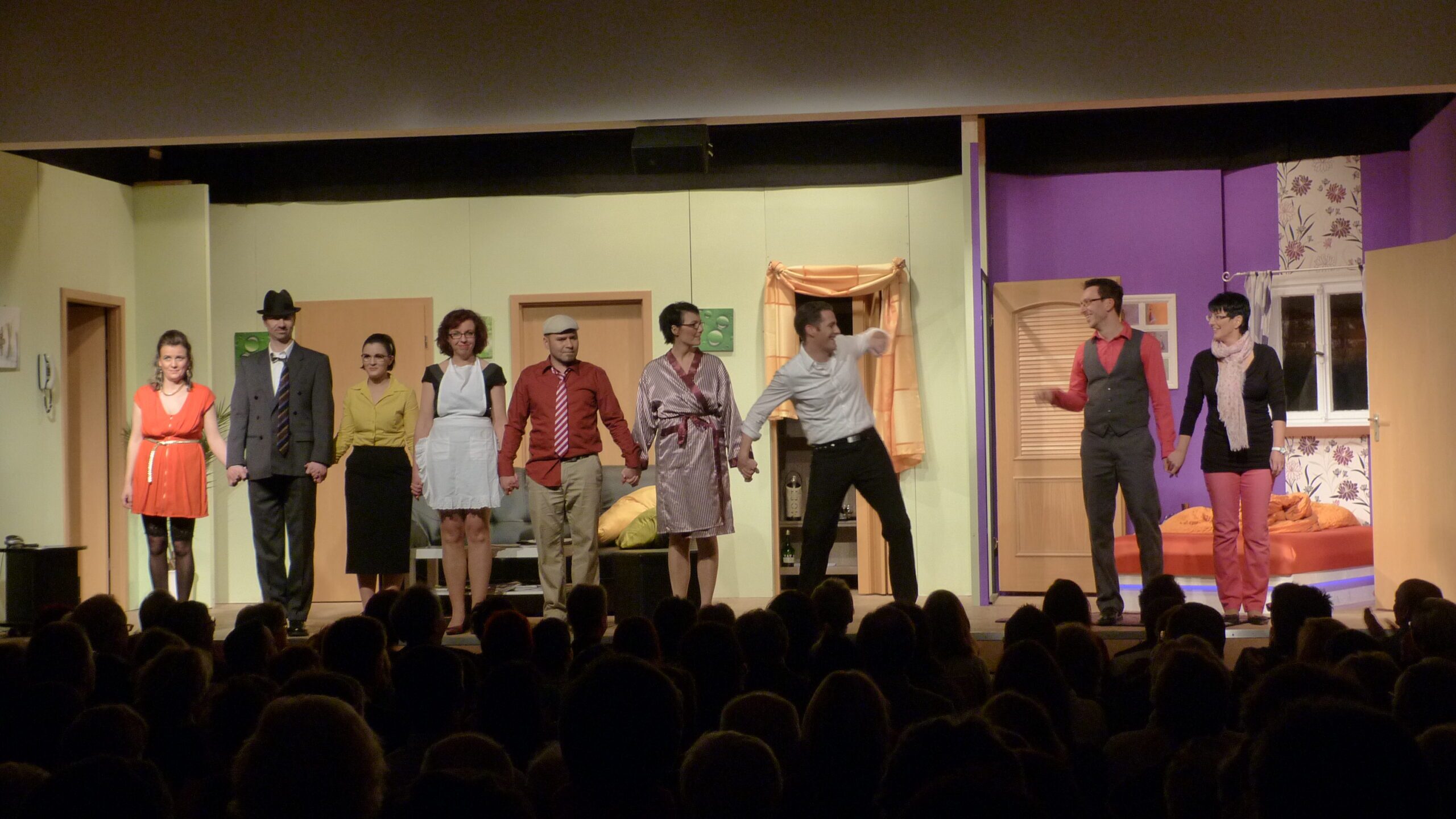 Szenenfoto „Einmal ist keinmal“ – Theatergruppe Rohr, Spielzeit 2013